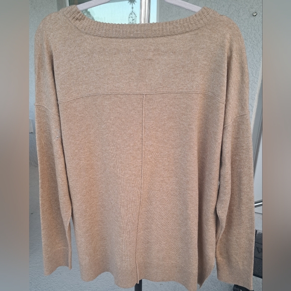 Knox Rose Tan V-Neck Sweater - Picture 5 of 12